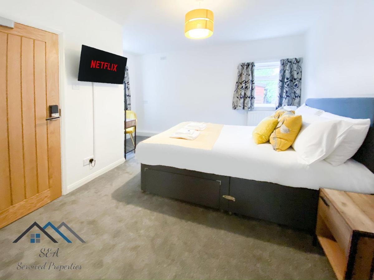 Wisma tamu Arbury Manor - Self Catering - Self Check In - All En-suite - Off Road Parking - Superfast Wifi Cambridge (Cambridgeshire)
