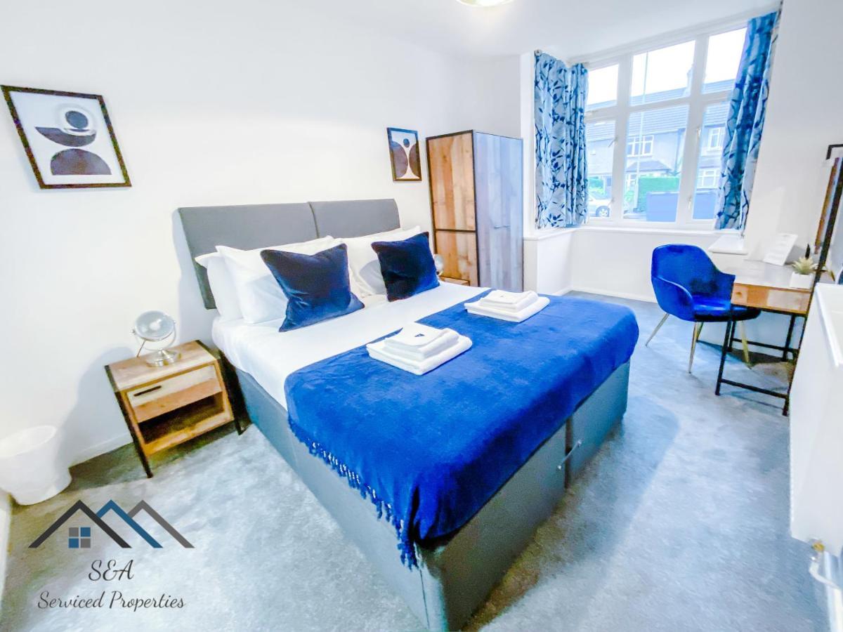 Wisma tamu Arbury Manor - Self Catering - Self Check In - All En-suite - Off Road Parking - Superfast Wifi 3*