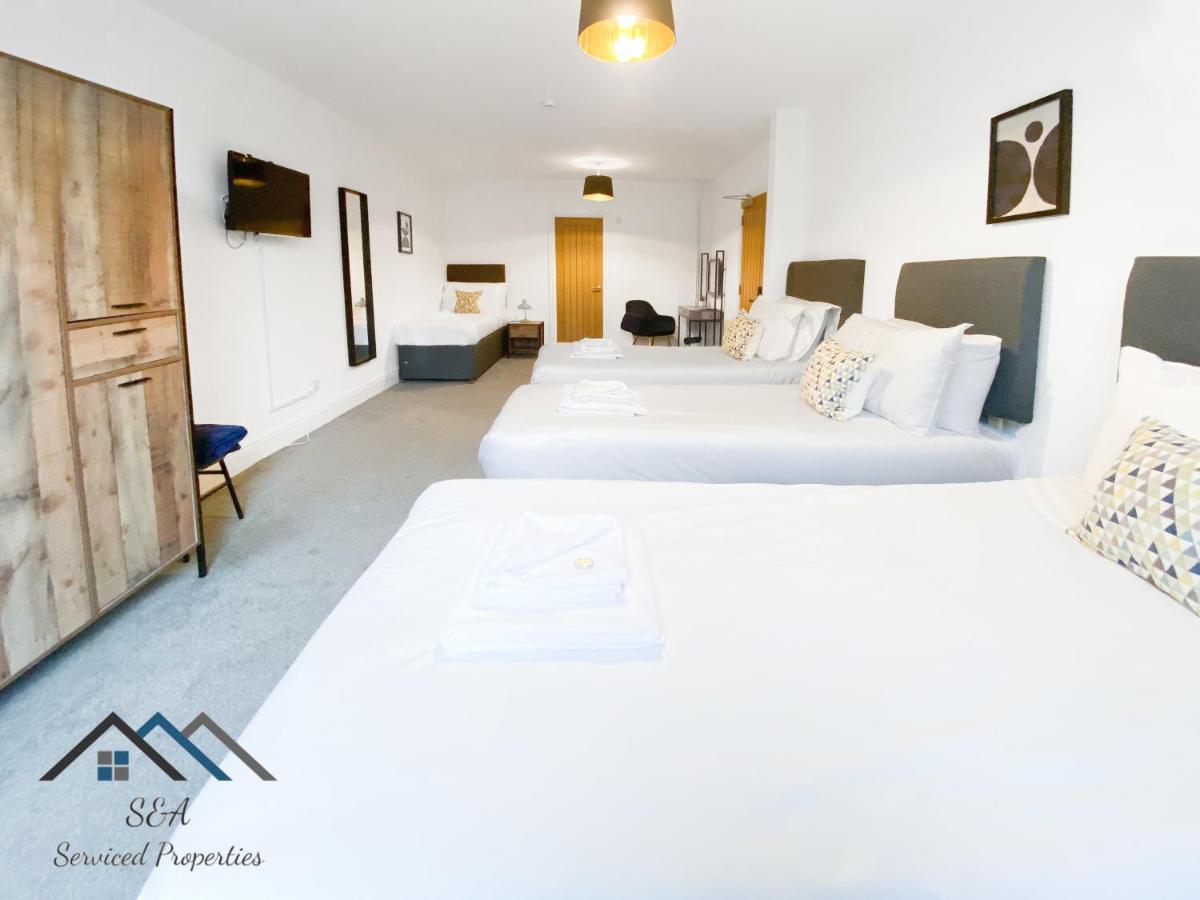 Arbury Manor - Self Catering - Self Check In - All En-suite - Off Road Parking - Superfast Wifi Wisma tamu 3*