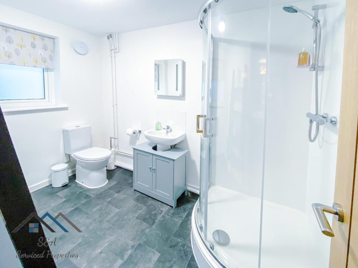 Arbury Manor - Self Catering - Self Check In - All En-suite - Off Road Parking - Superfast Wifi 3* Cambridge (Cambridgeshire)