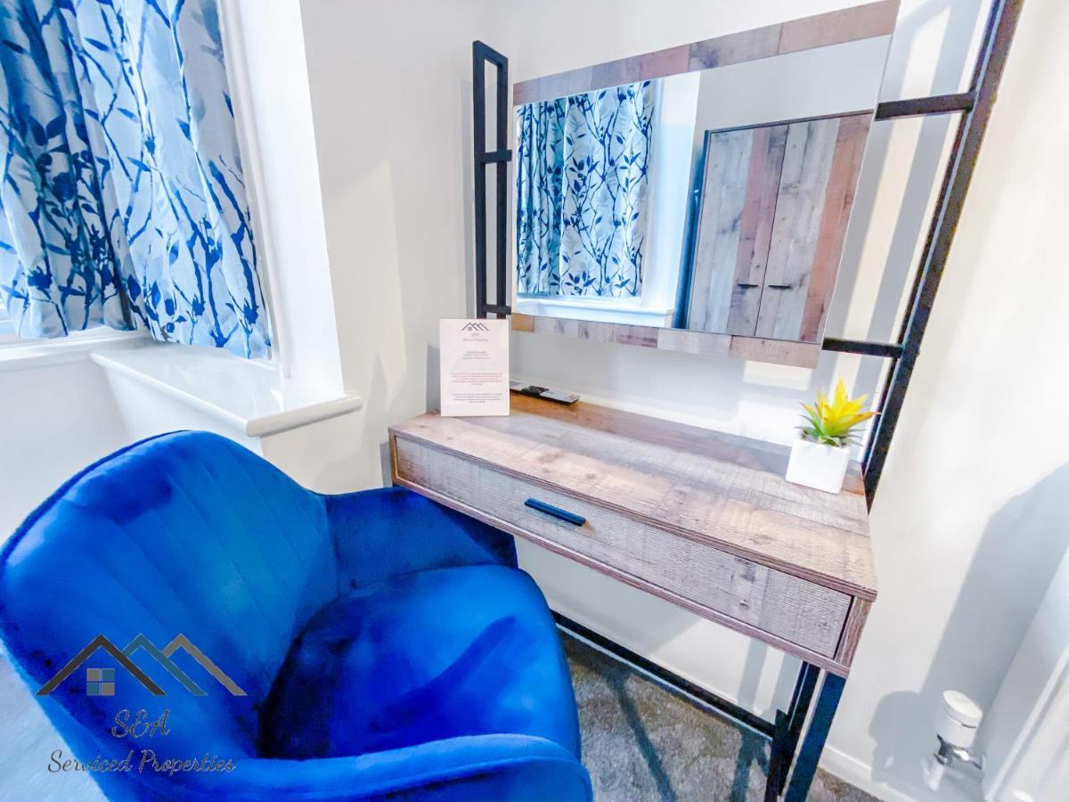 Arbury Manor - Self Catering - Self Check In - All En-suite - Off Road Parking - Superfast Wifi Wisma tamu 3*
