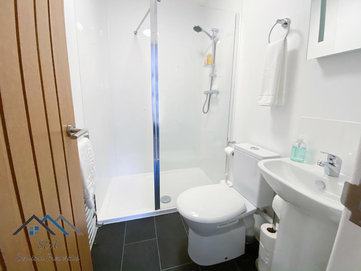 Arbury Manor - Self Catering - Self Check In - All En-suite - Off Road Parking - Superfast Wifi Cambridge (Cambridgeshire)